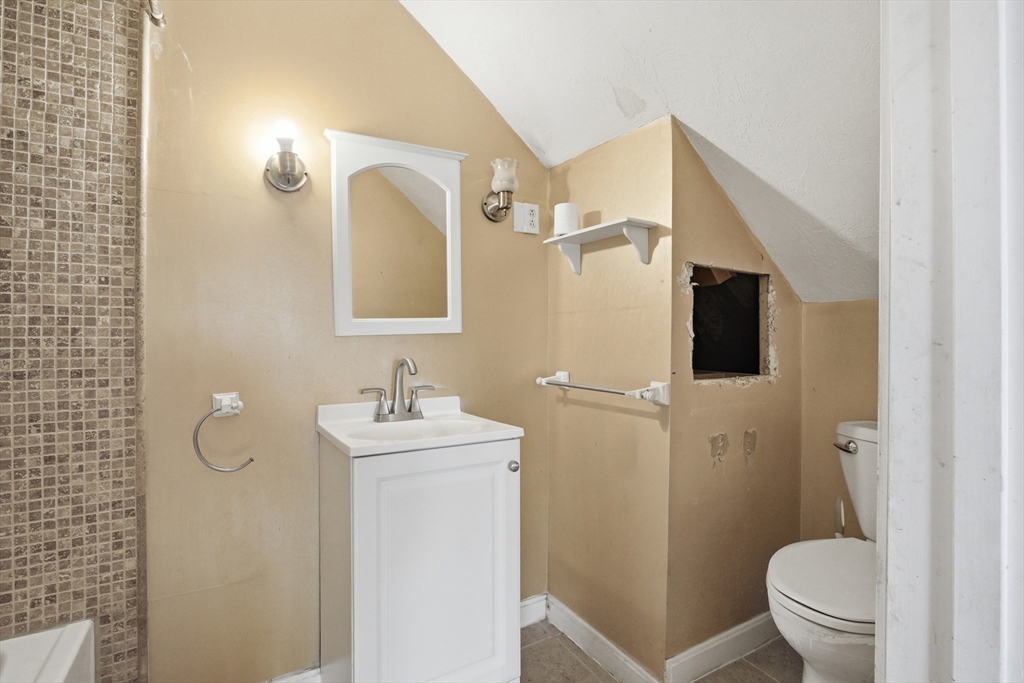 53 Mt Avenue Worcester, MA 01606 - Photo 22 of 29