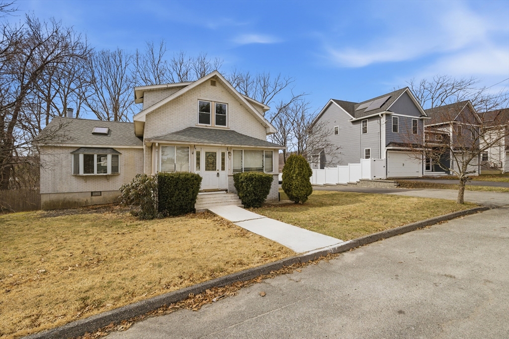 53 Mt Avenue Worcester, MA 01606 - Photo 3 of 29