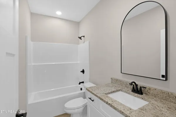 $2,100 | 1024 Wentford Avenue, Sweetwater, TN 37874