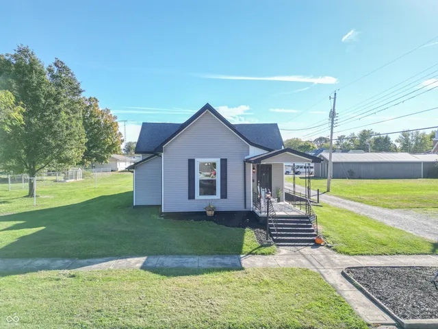 $214,900 | 729 Harrison Street, Hope, IN 47246