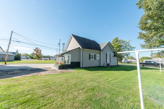 $214,900 | 729 Harrison Street, Hope, IN 47246