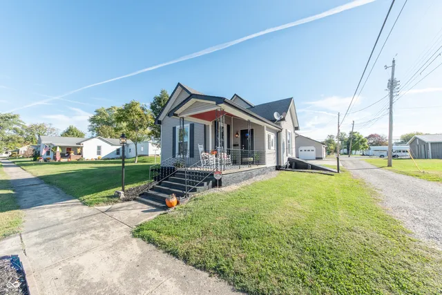 $214,900 | 729 Harrison Street, Hope, IN 47246