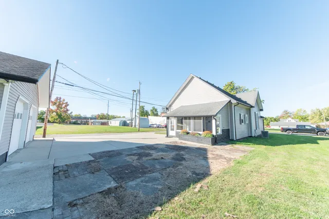 $214,900 | 729 Harrison Street, Hope, IN 47246