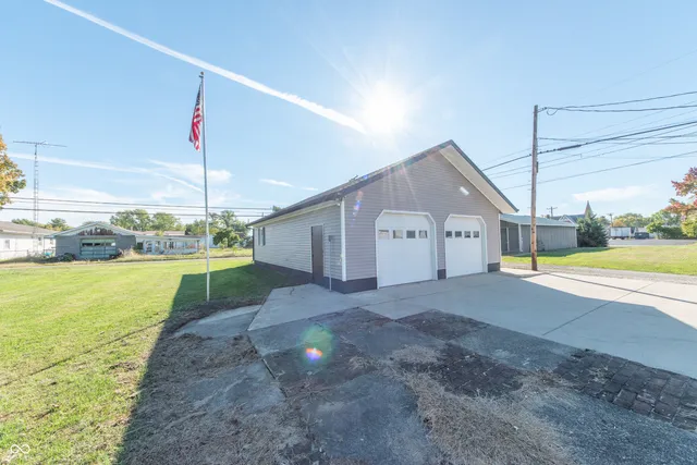 $214,900 | 729 Harrison Street, Hope, IN 47246