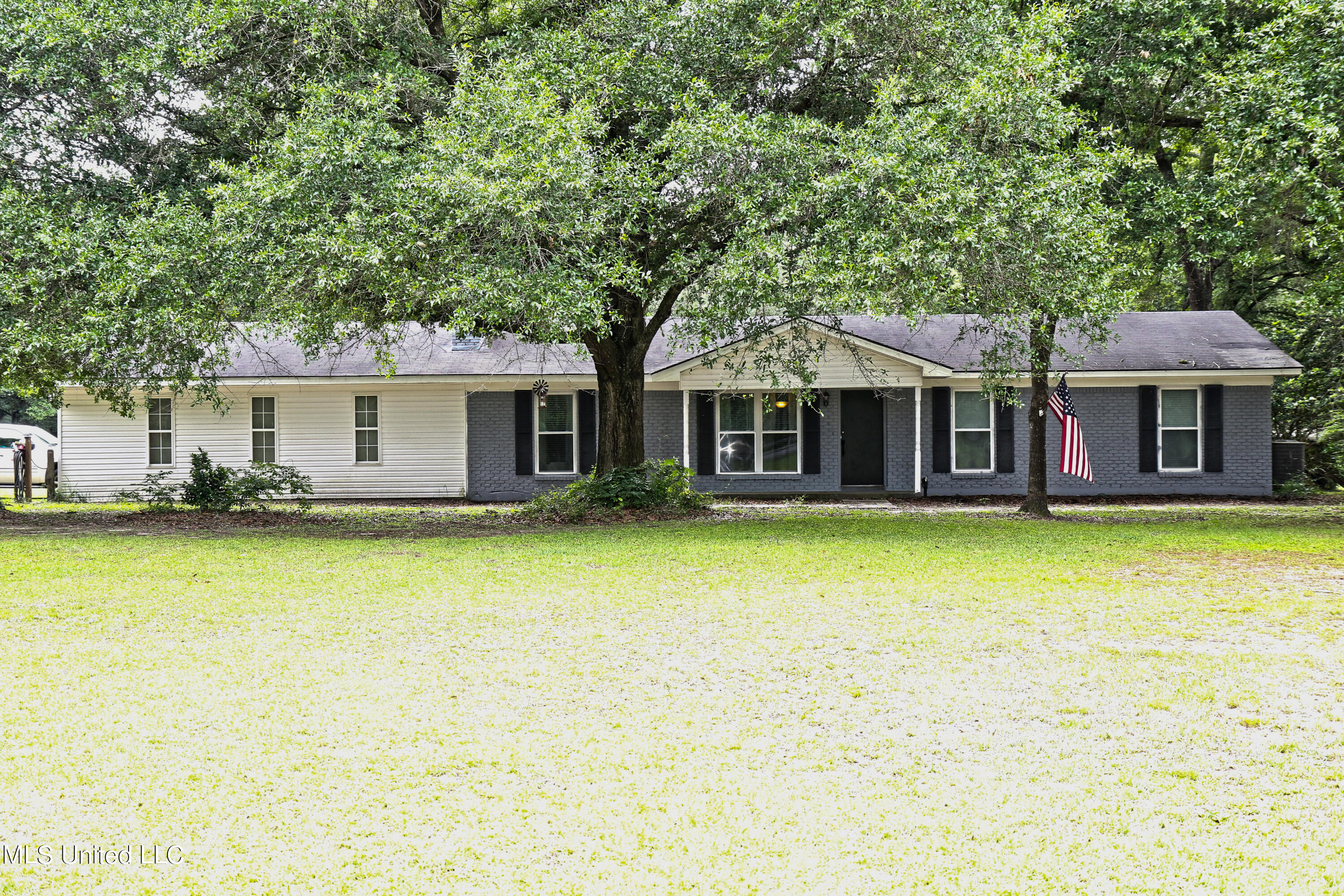 13821 Constitution Road Moss Point, MS 39562 - Photo 2 of 42 640A0356