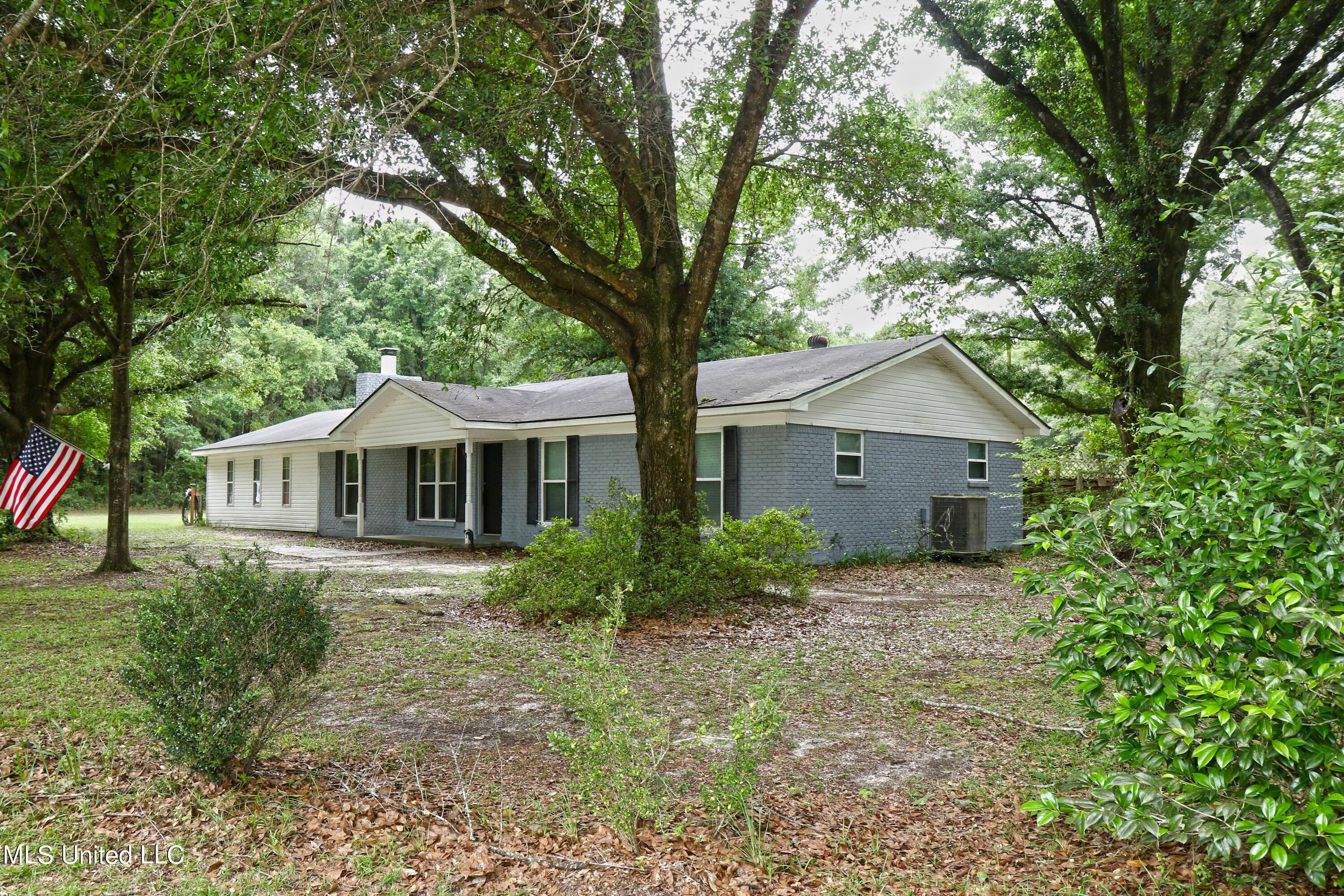 13821 Constitution Road Moss Point, MS 39562 - Photo 3 of 42 640A0365