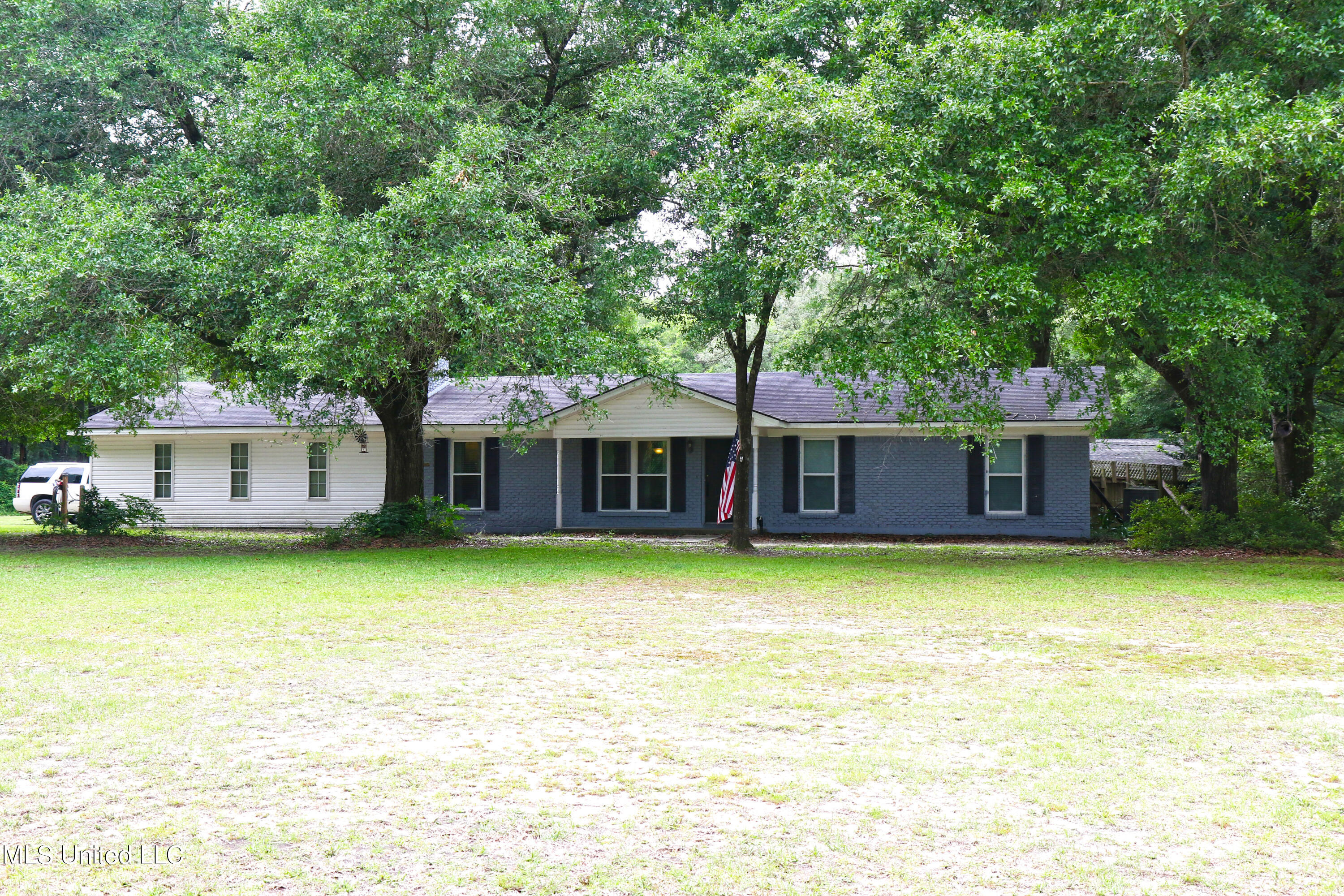 13821 Constitution Road Moss Point, MS 39562 - Photo 4 of 42 640A0362