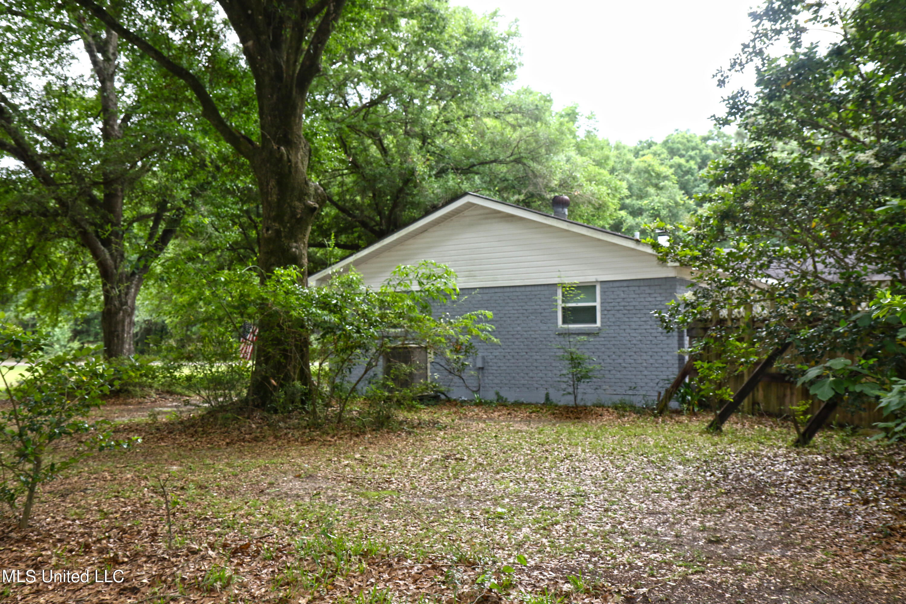 13821 Constitution Road Moss Point, MS 39562 - Photo 7 of 42 640A0367