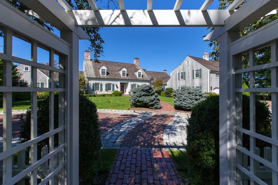 260 North Bay Road Osterville, MA 02655 - Photo 3 of 35 a view of a house with a porch