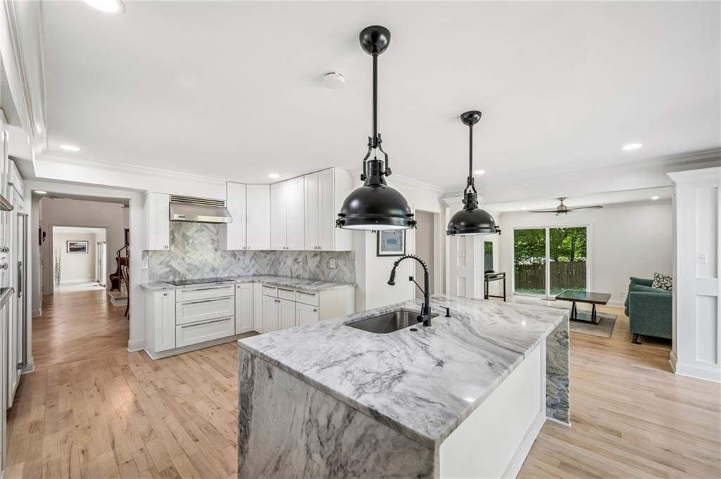 2211 Hill Park Court Decatur, GA 30033 - Photo 2 of 34