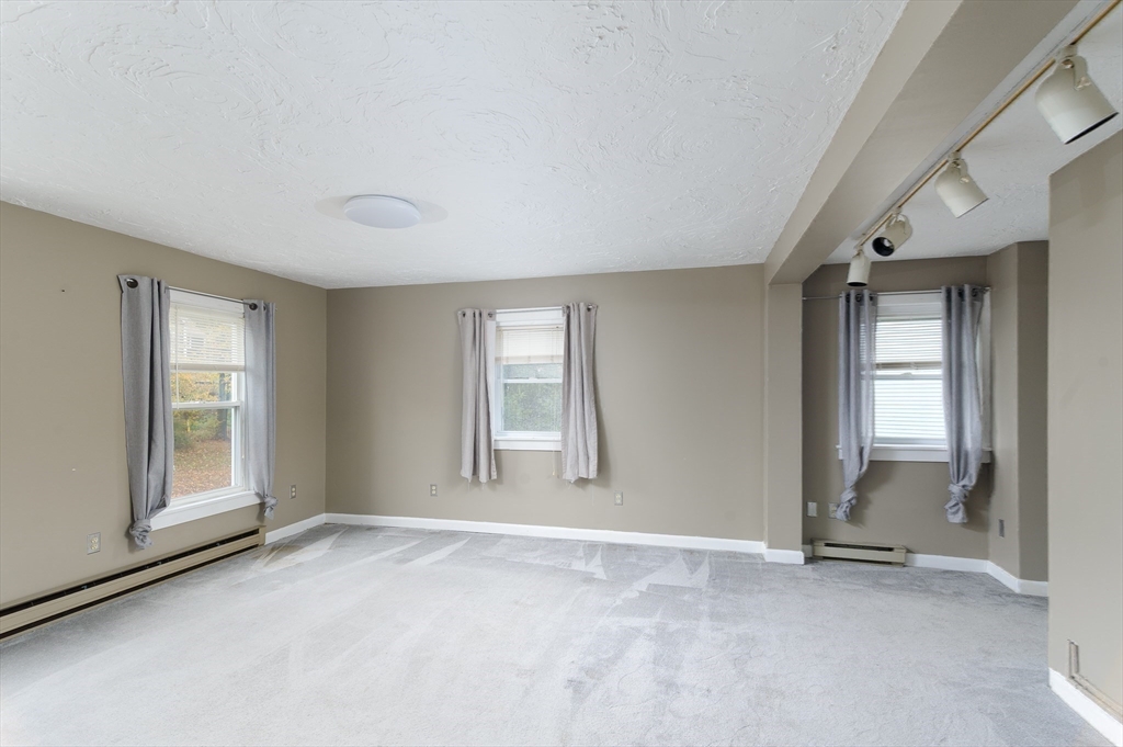 8 Elm Street North Brookfield, MA 01535 - Photo 22 of 37