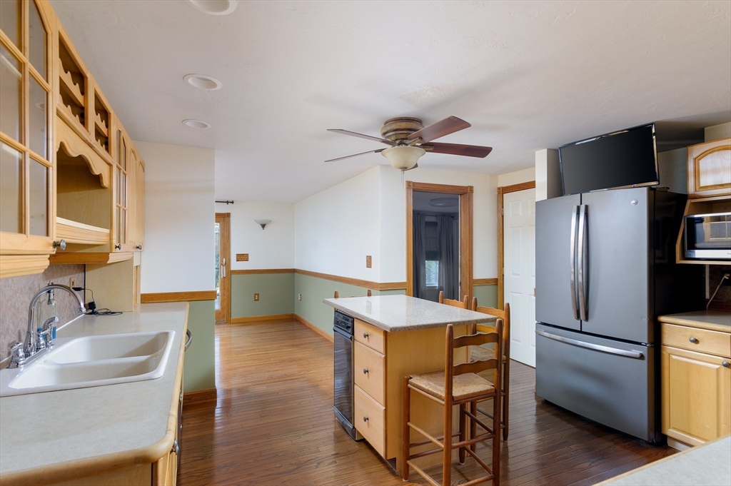 8 Elm Street North Brookfield, MA 01535 - Photo 9 of 37