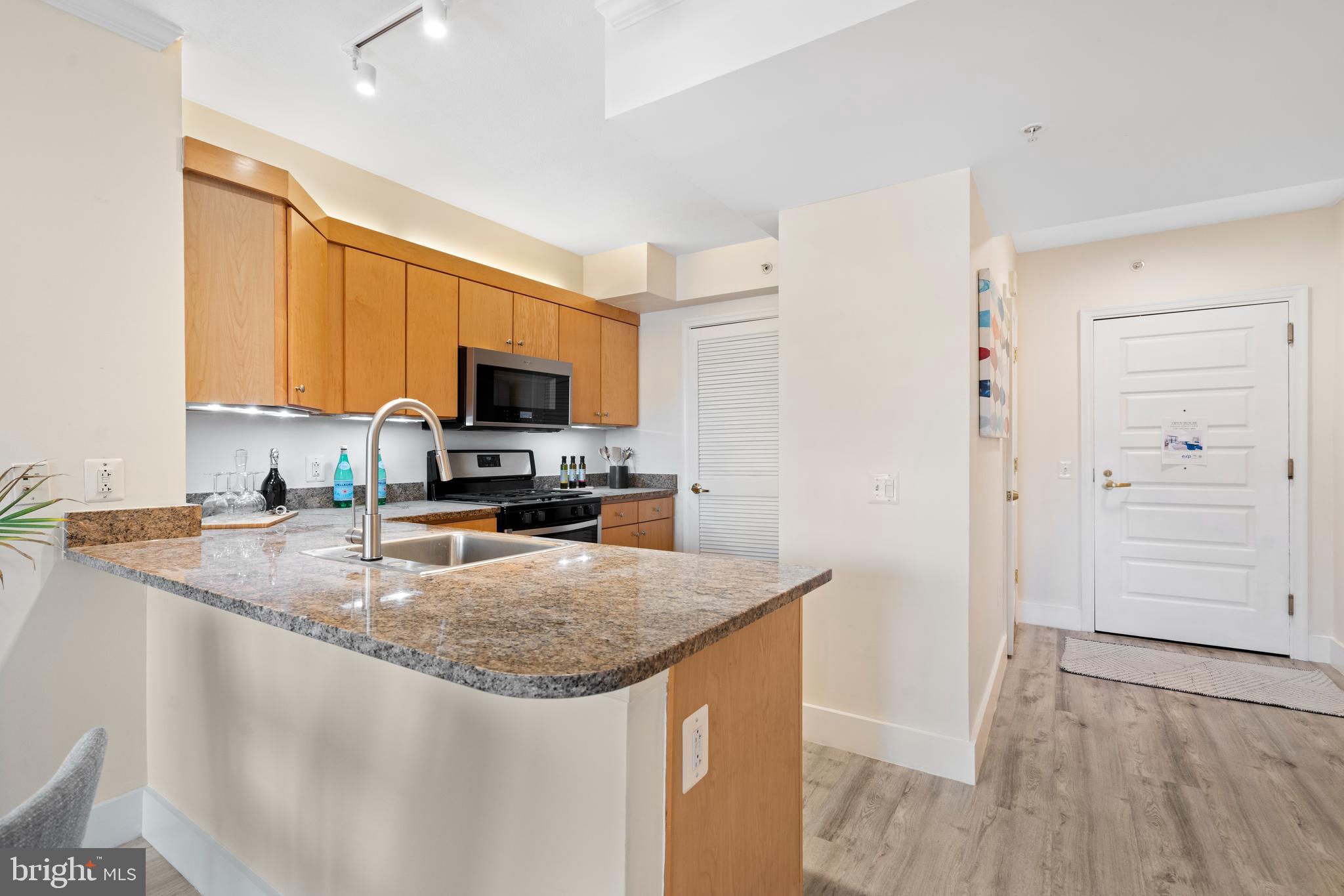 631 D Street Northwest, Unit 1136 Washington, DC 20004 - Photo 16 of 51