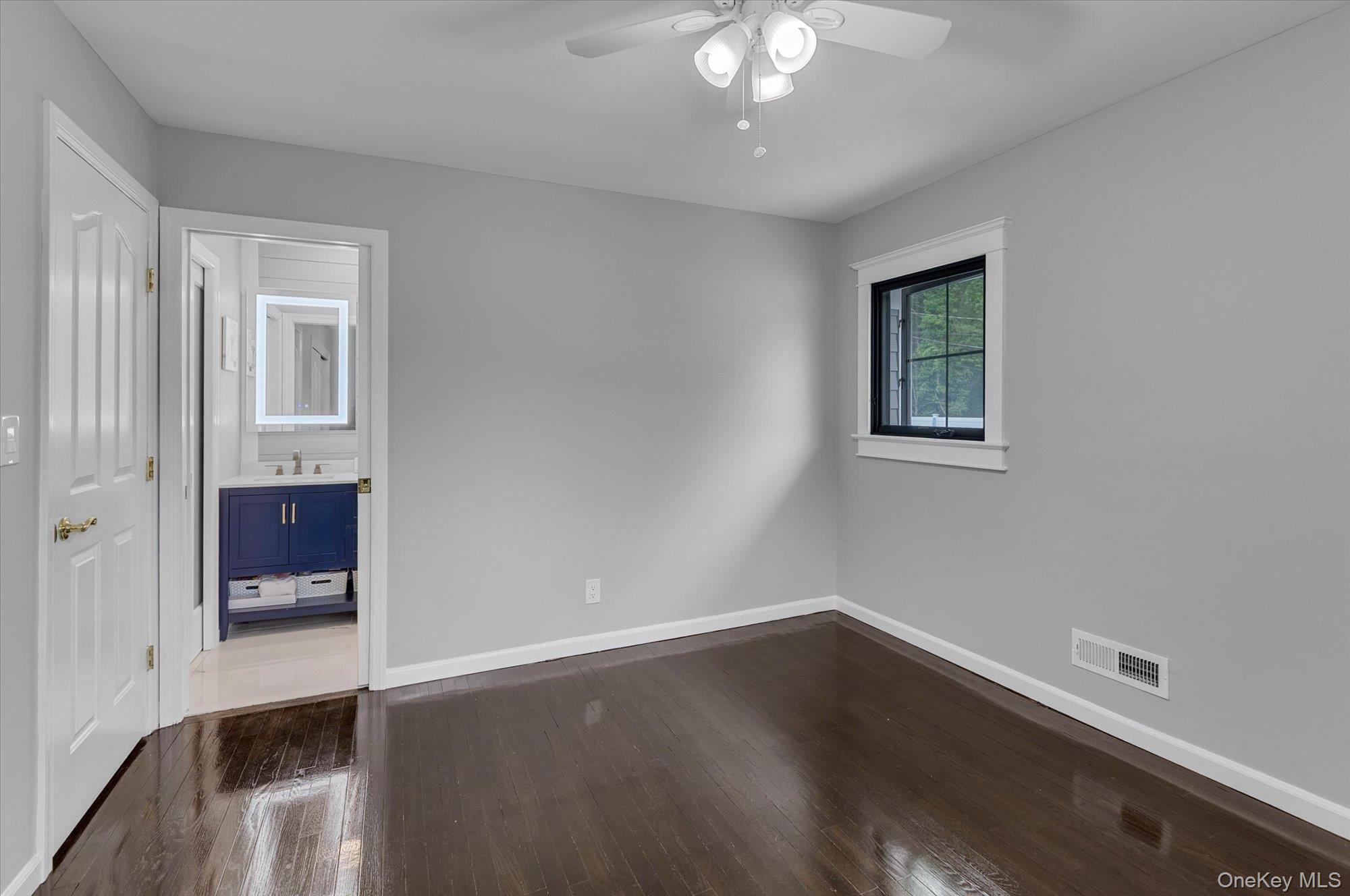 31 Apple Lane Commack, NY 11725 - Photo 14 of 28 Second bedroom on main level that can also be used as an office.