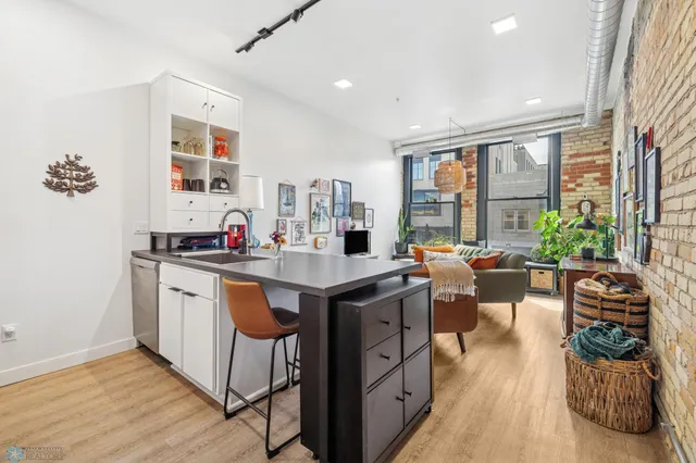 $194,900 | 117 Broadway North, Unit 200, Fargo, ND 58102