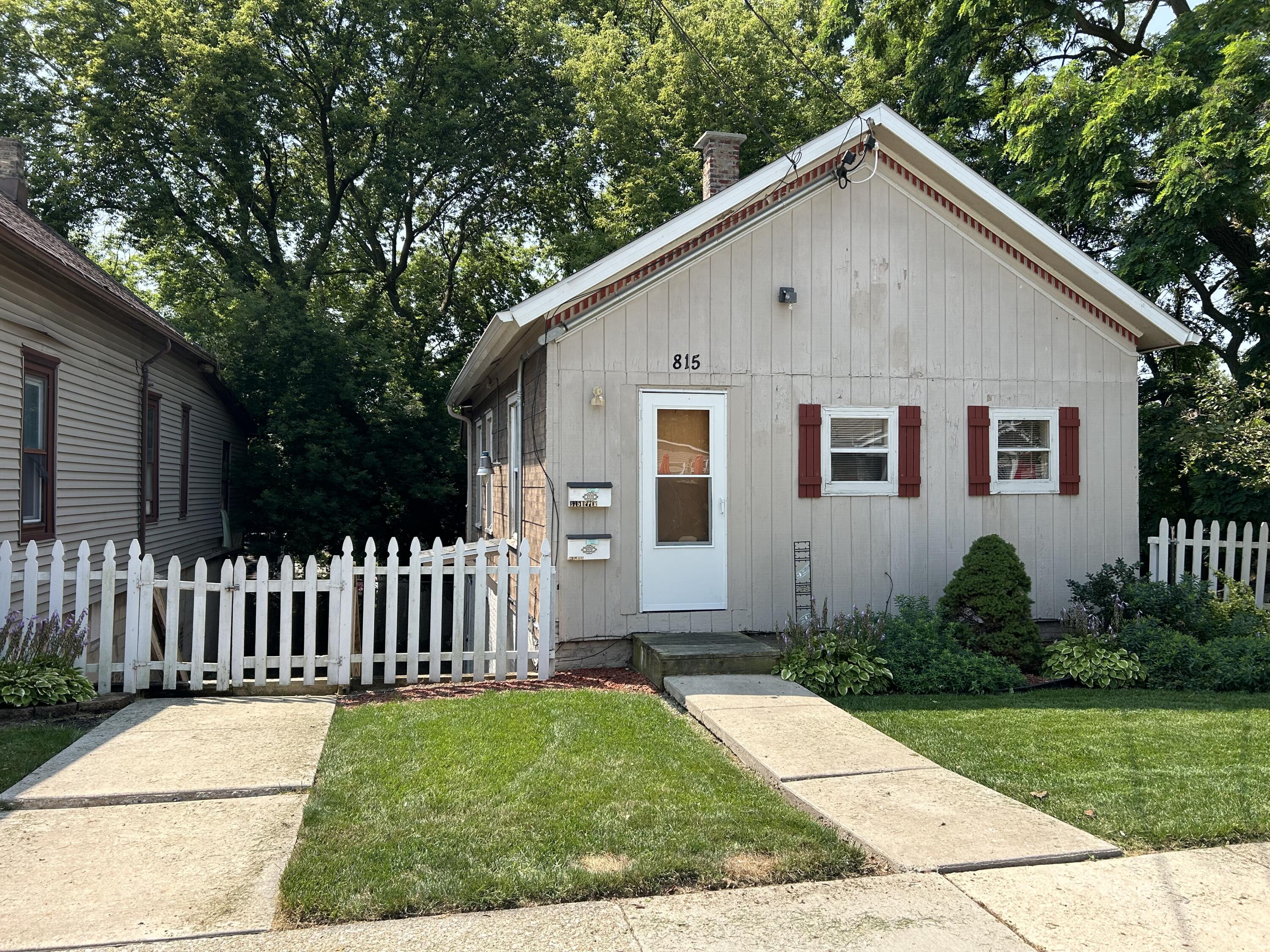 815 Jackson Street Racine, WI 53404 - Photo 1 of 1 Exterior