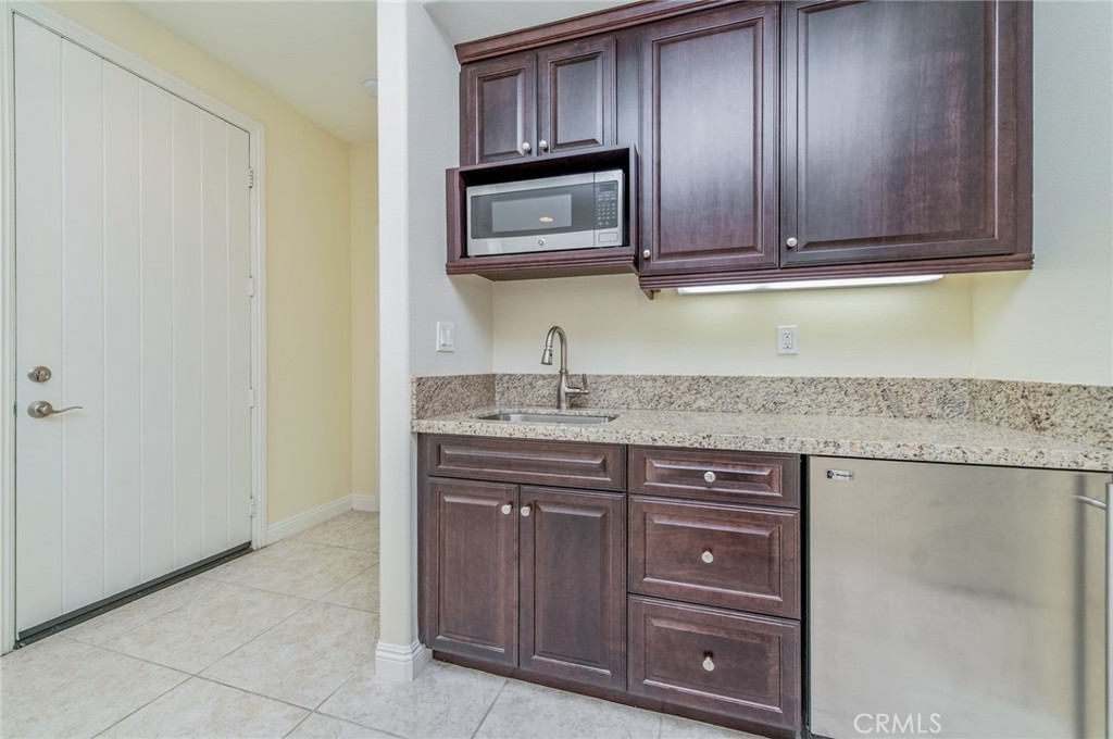 219 Wicker Irvine, CA 92618 - Photo 6 of 25