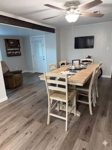 6480 Katherine Road Simi Valley, CA 93065 - Photo 6 of 39