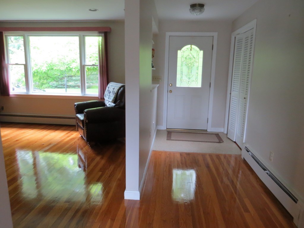 204 Chandler Road Andover, MA 01810 - Photo 8 of 20 Gallery Image 8