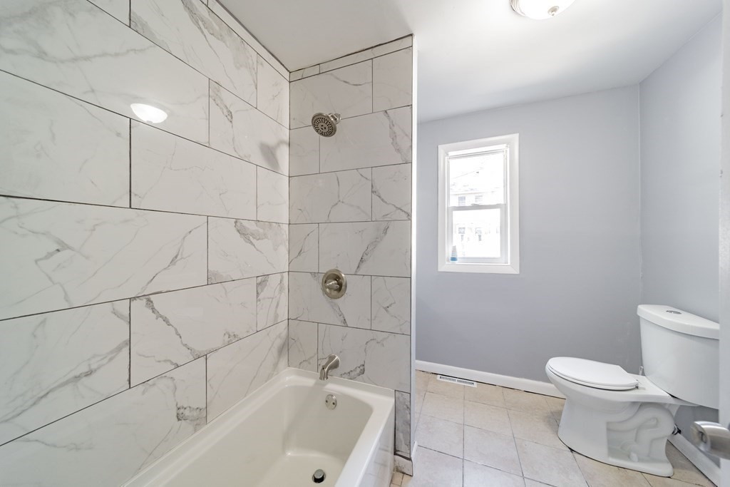 230-232 White Street Springfield, MA 01108 - Photo 12 of 22 Gallery Image 12