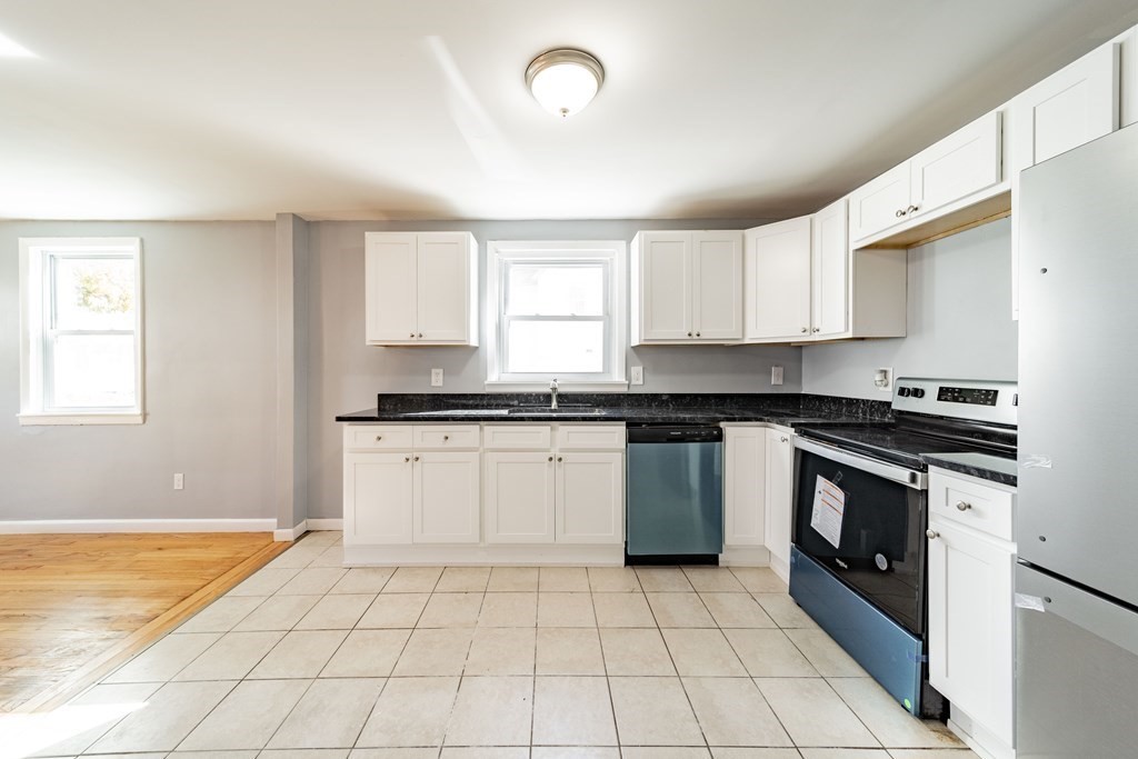 230-232 White Street Springfield, MA 01108 - Photo 7 of 22 Gallery Image 7
