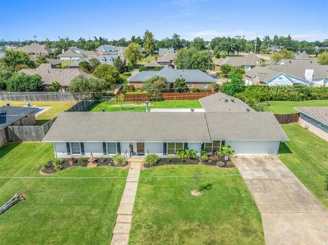 $316,000 | 816 Garden Lane, Lake Charles, LA 70605