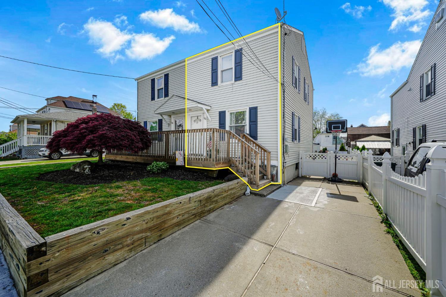 684 Colgate Avenue Perth Amboy, NJ 08861 - Photo 2 of 25