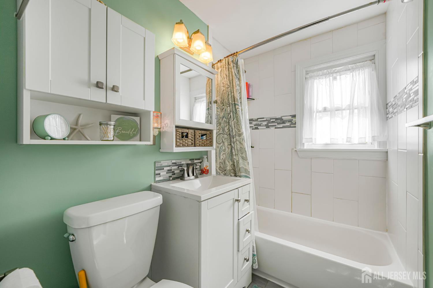 684 Colgate Avenue Perth Amboy, NJ 08861 - Photo 10 of 25