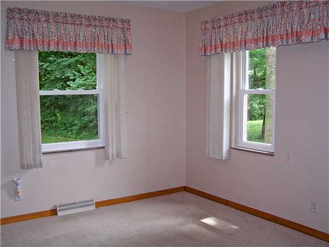 2557 Minerva Lake Road Columbus, OH 43231 - Photo 8 of 18 Gallery Image 8