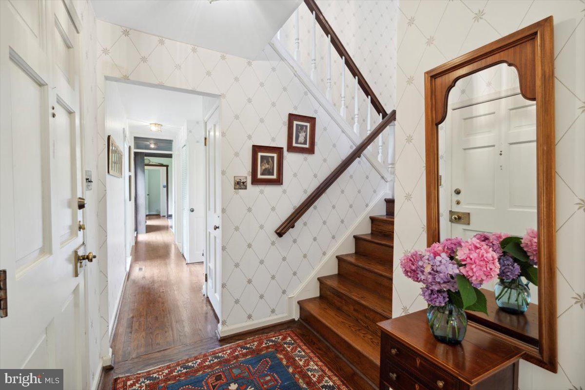 455 Timber Lane Devon, PA 19333 - Photo 7 of 60 Formal foyer