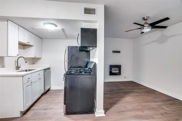 $895 | 4927 San Jacinto Street, Unit 112, Dallas, TX 75206