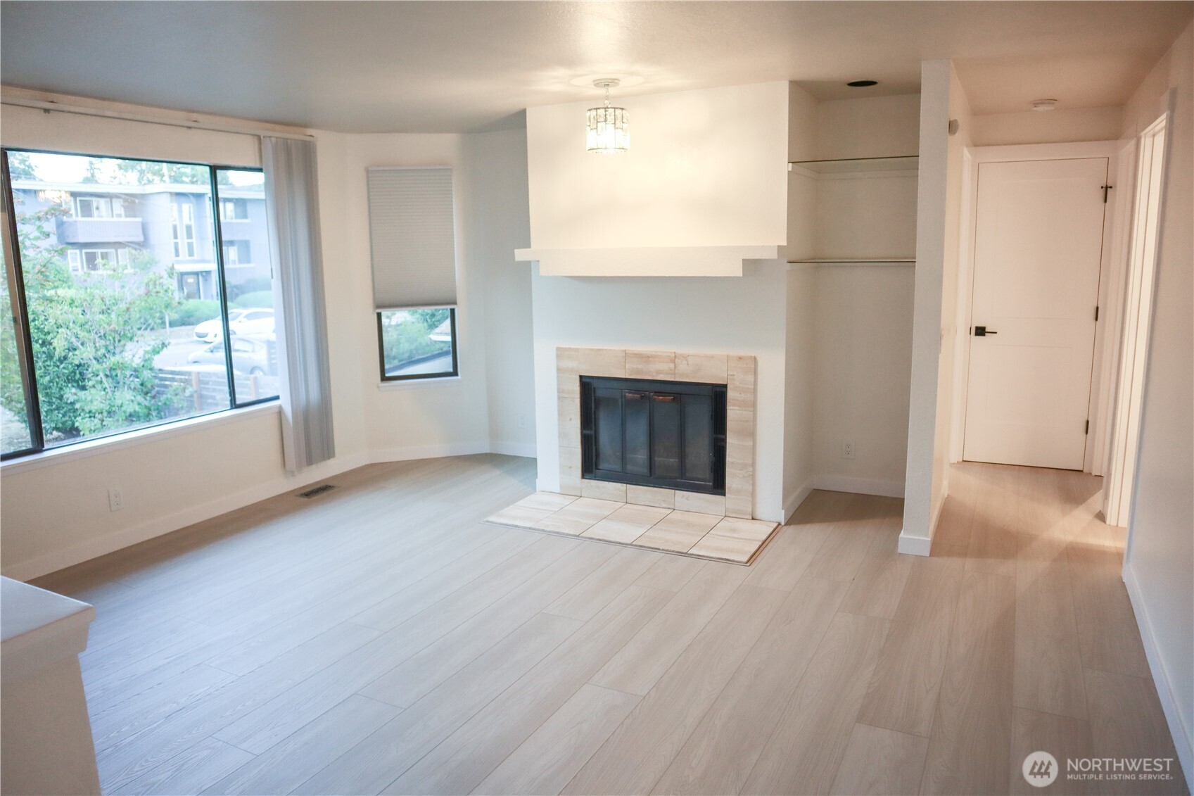 917 North 100th Street Seattle, WA 98103 - Photo 11 of 35