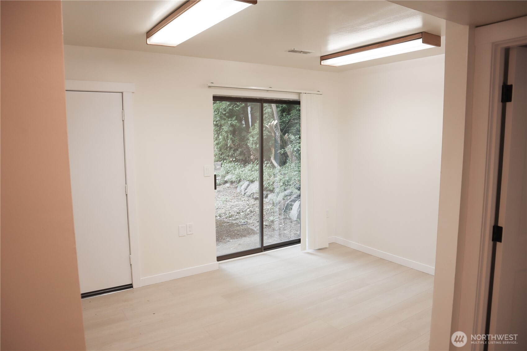 917 North 100th Street Seattle, WA 98103 - Photo 18 of 35