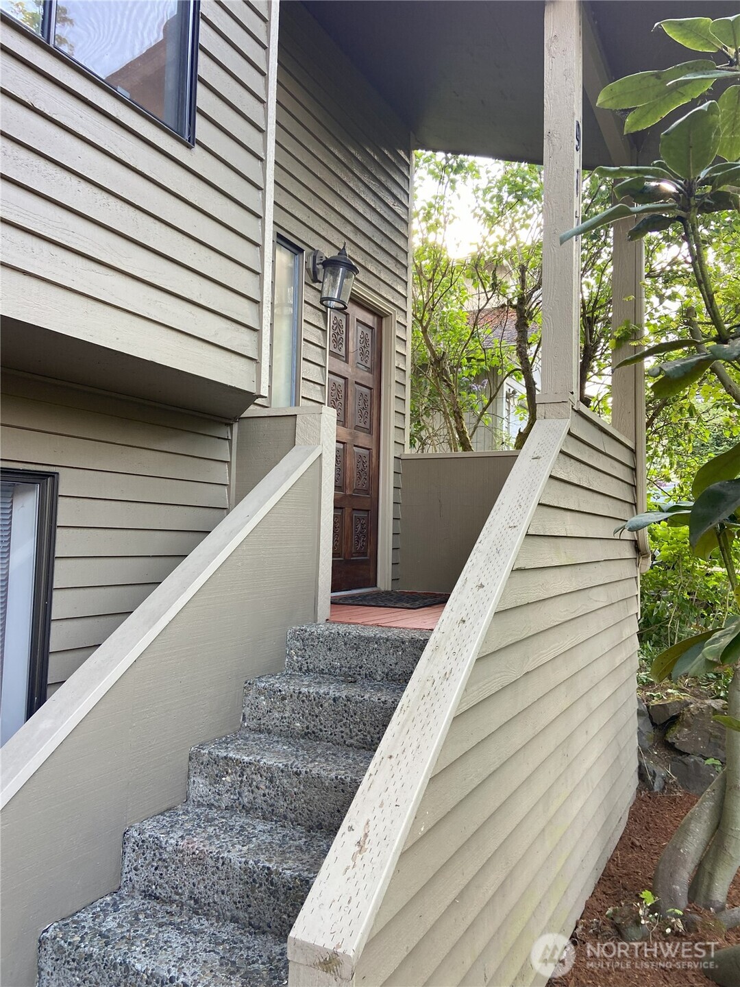 917 North 100th Street Seattle, WA 98103 - Photo 5 of 35