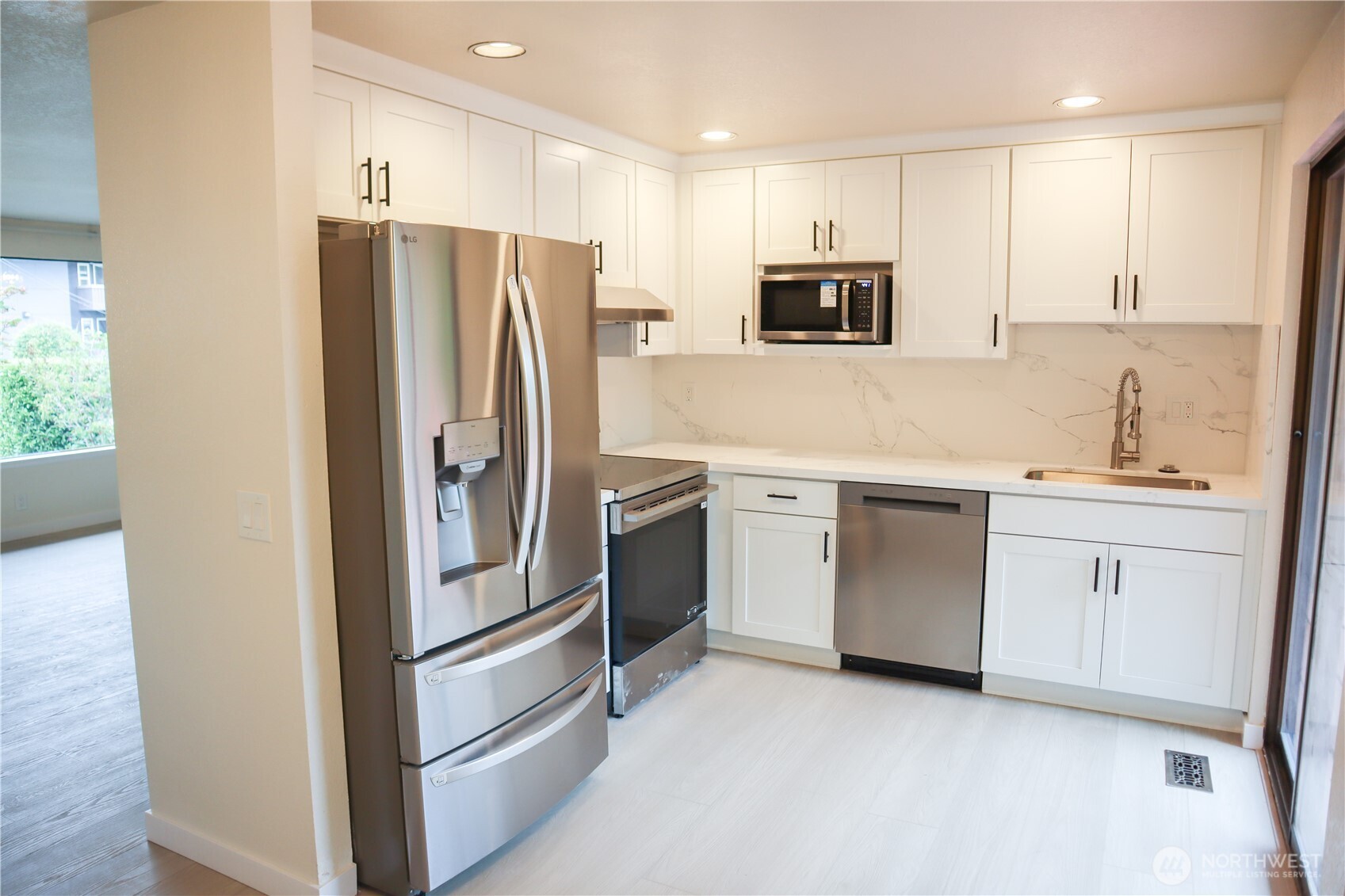 917 North 100th Street Seattle, WA 98103 - Photo 8 of 35