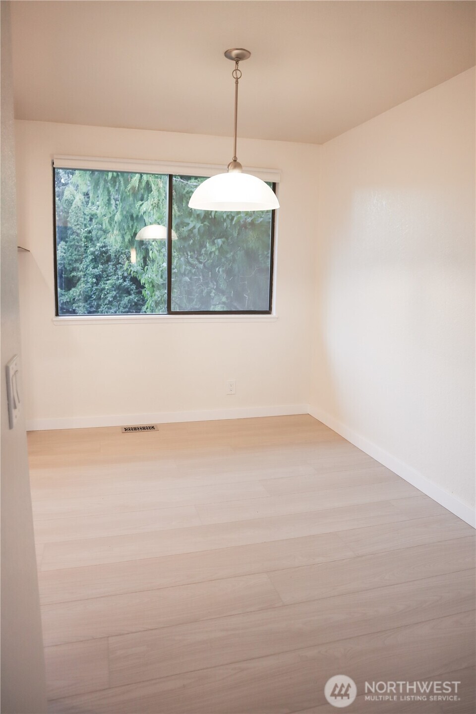 917 North 100th Street Seattle, WA 98103 - Photo 10 of 35