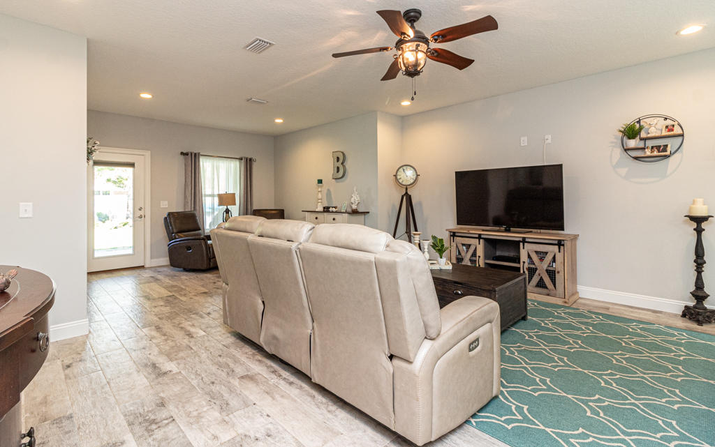 1913 Reagan Road Navarre, FL 32566 - Photo 11 of 43 Gallery Image 11
