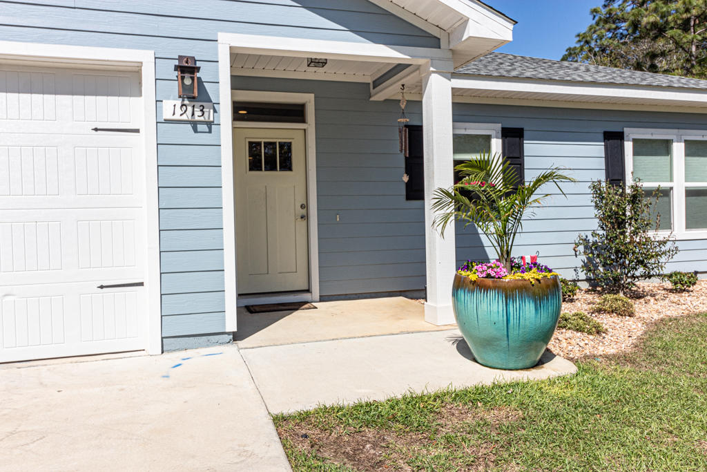 1913 Reagan Road Navarre, FL 32566 - Photo 3 of 43 Gallery Image 3