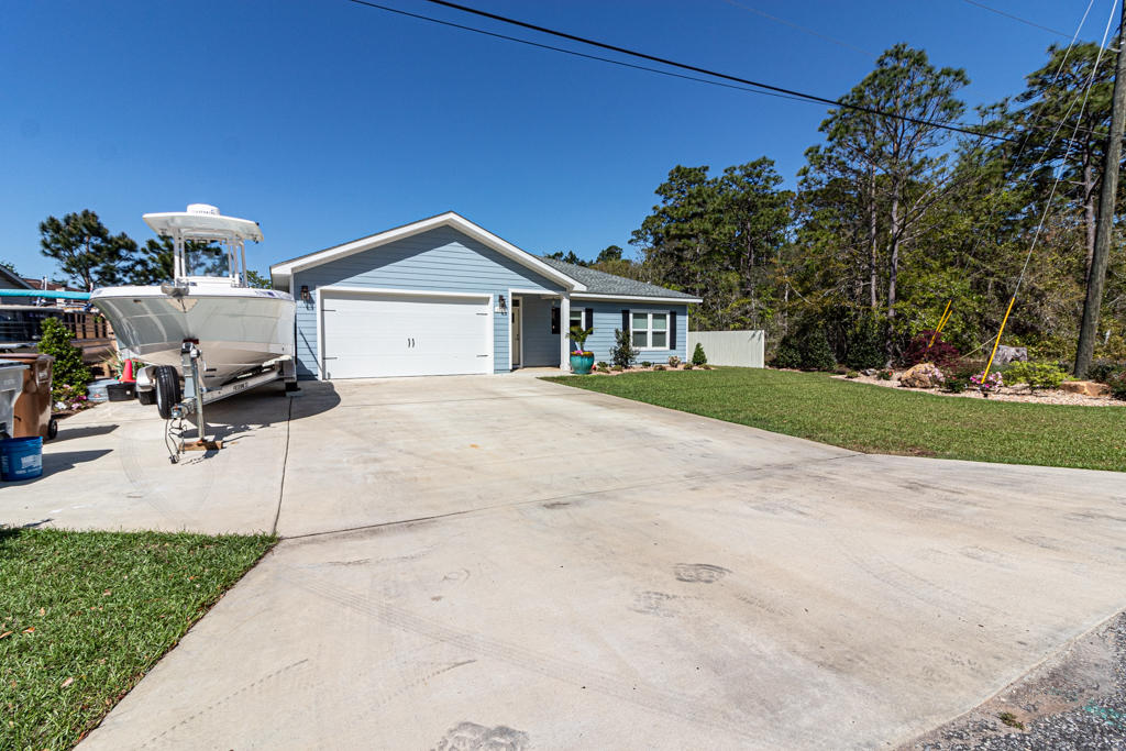 1913 Reagan Road Navarre, FL 32566 - Photo 4 of 43 Gallery Image 4