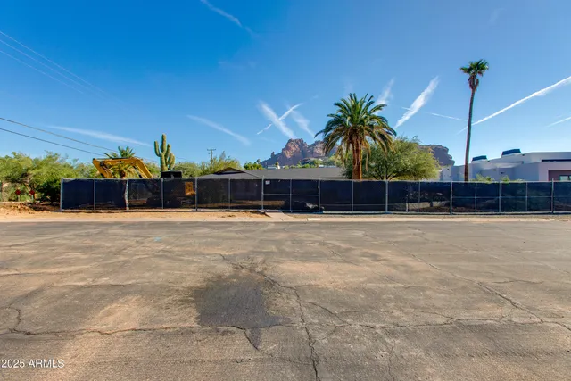 $5,000,000 | 5625 North 45th Street, Phoenix, AZ 85018