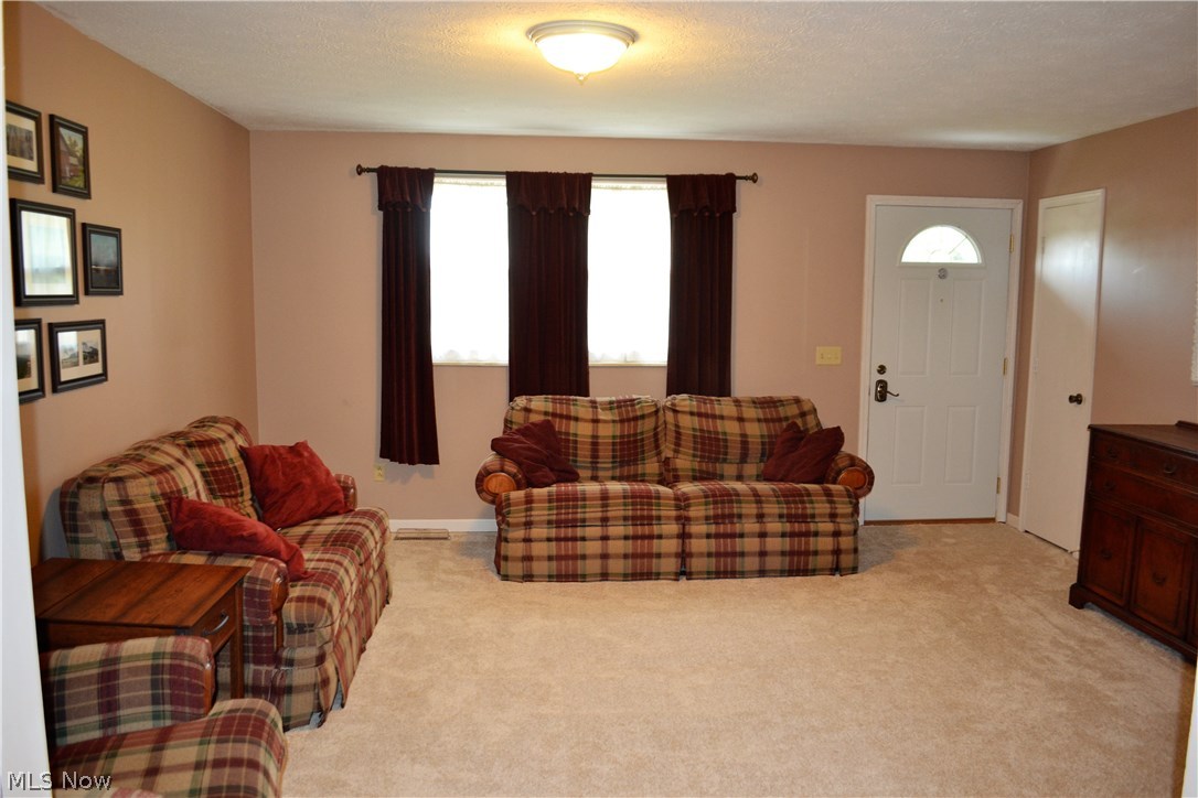 12073 Dupont Road Washington, WV 26181 - Photo 5 of 29