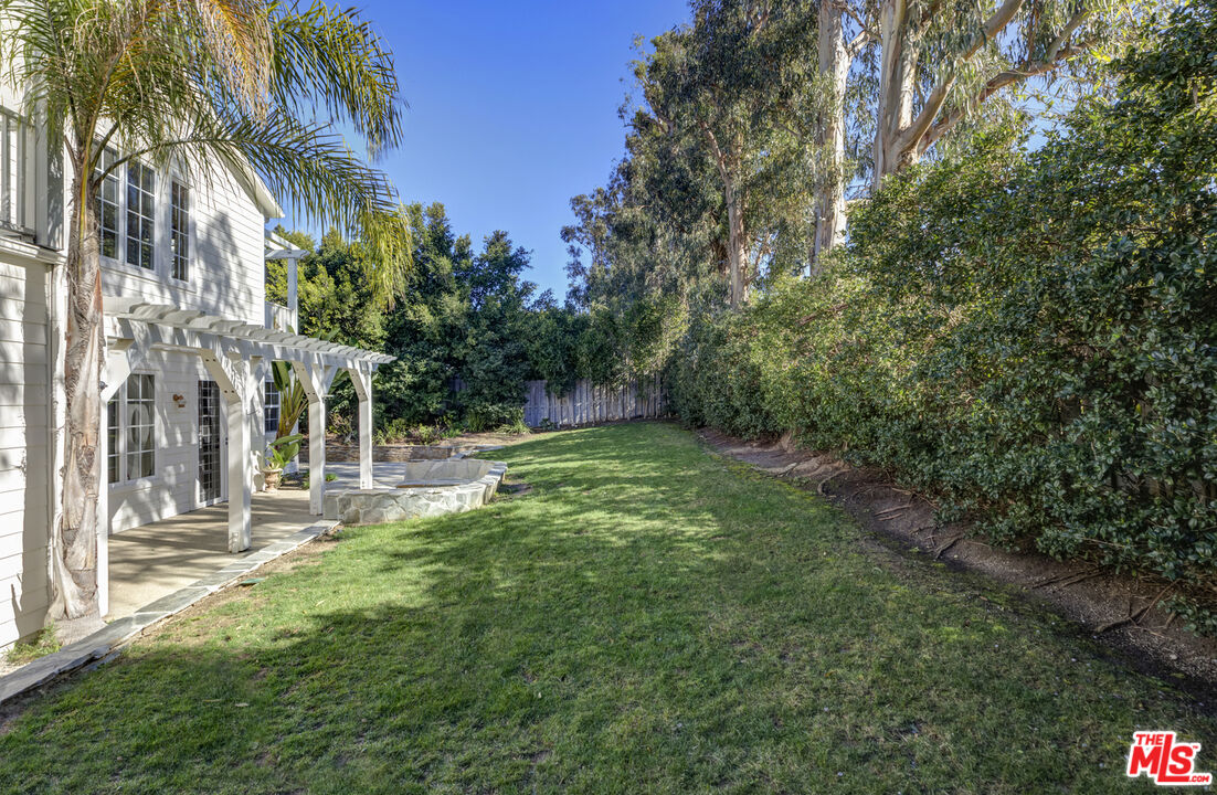 28930 Hampton Place Malibu, CA 90265 - Photo 53 of 55 a view of a yard with plants and trees