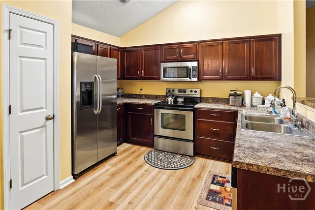 $335,000 | 120 Carlisle Way, Savannah, GA 31419