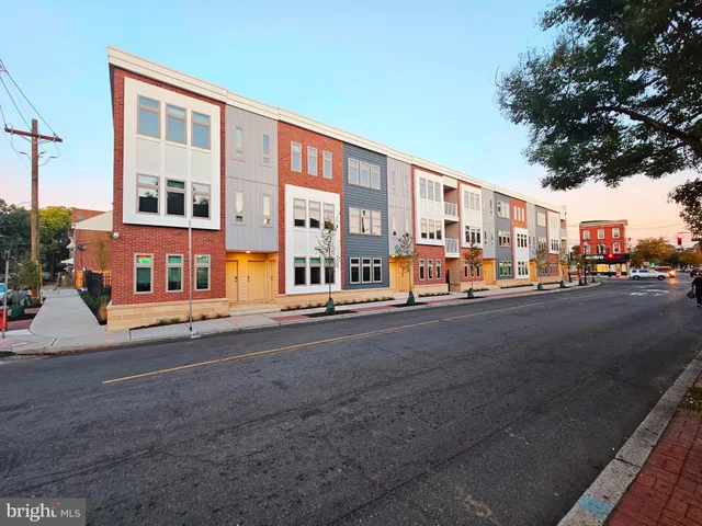 $1,965 | 200 Hamilton Avenue, Unit 214, Trenton, NJ 08609