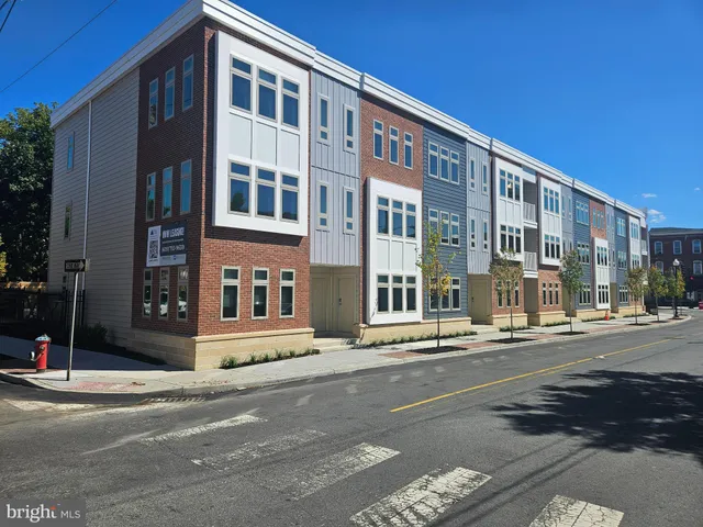 $1,965 | 200 Hamilton Avenue, Unit 214, Trenton, NJ 08609