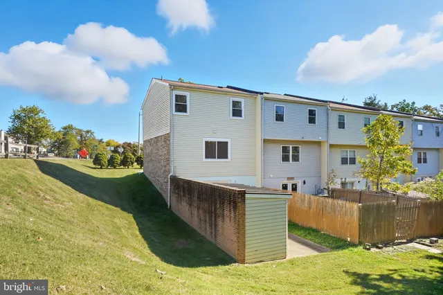a front view of house with yard