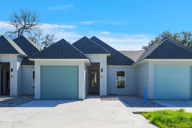 $245,000 | 300 Ave B, Broussard, LA 70518