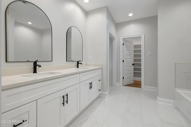 $245,000 | 300 Ave B, Broussard, LA 70518