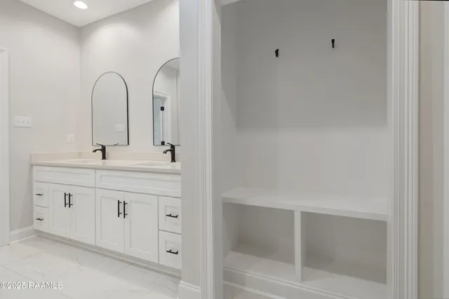 $245,000 | 300 Ave B, Broussard, LA 70518