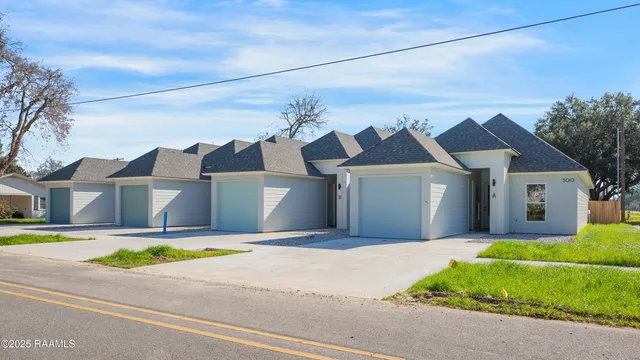 $245,000 | 300 Ave B, Broussard, LA 70518